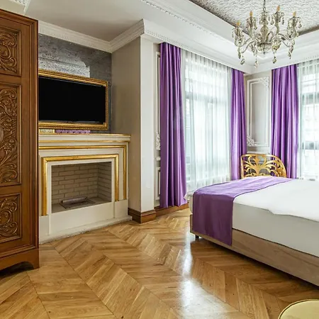Magnificent Historic Mansion In Beylerbeyi 4*