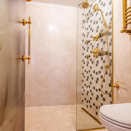 Magnificent Historic Mansion In Beylerbeyi 4*