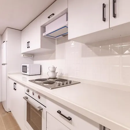 Magnificent Historic Mansion In Beylerbeyi מלון