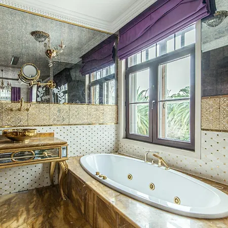 מלון Magnificent Historic Mansion In Beylerbeyi